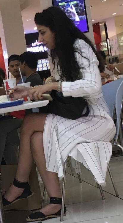 zetpoy:Beautiful lady displaying anklet on the shoe lace. Video to follow The anklet tells a tale! T