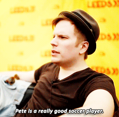 cleffairie:  akafoxxcub:  jarpad: Most talented? [x]   THAT’S IT. THAT’S THE