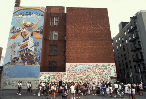 twixnmix:    Keith Haring at his P.S. 97 mural in New York City, 1985.  Photos by