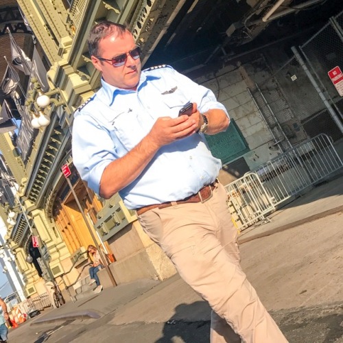daddiesonthego: Off Duty Pilot Daddy heading to Battery Park along the East River running path.