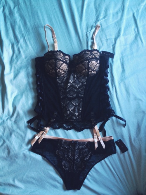 berryhealthy:my blush order arrived! my first “real lingerie” and i’m dying at how beautiful it is.