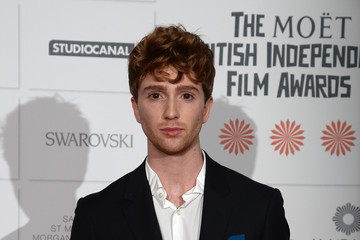 newtalby:  sangstr:  luke newberry looks like he’s always chewing something   