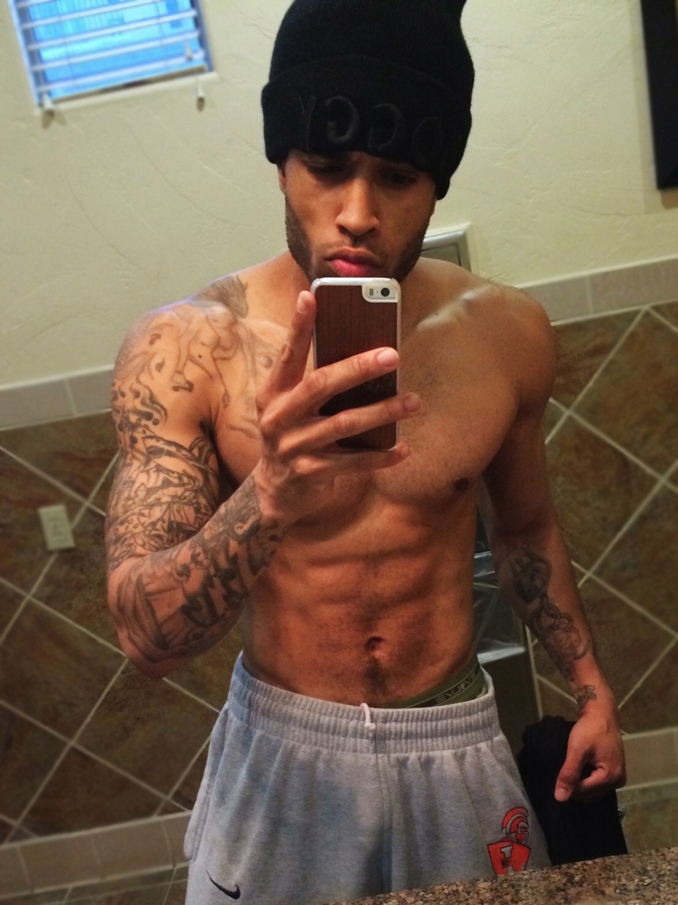 rylic:  Instagram: 1rylic