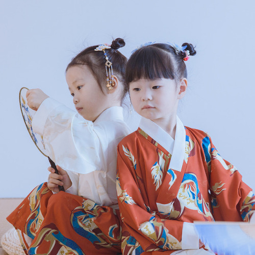 hanfugallery:Traditional Chinese hanfu for children by 彧卿轻奢