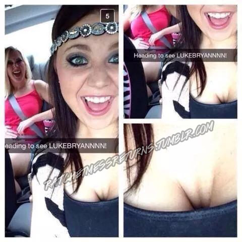 ratchetmessreturns:  whole new meaning to titty fucking