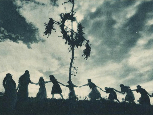 hedgewitchgarden:Blessed Walpurgisnacht - Walpurgis Night! Blessed Beltane!