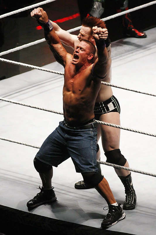 If only those ring ropes weren&rsquo;t in the way&hellip;and they were naked!