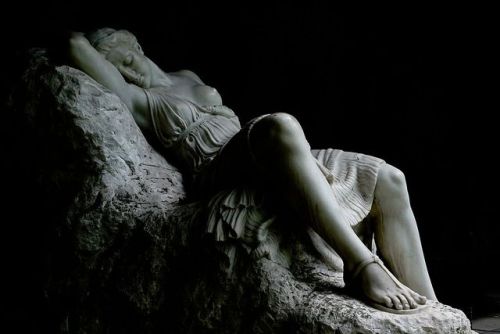 loumargi:Schlafende Diana, Marmor, 1913, Emil Epple (1877-1948)