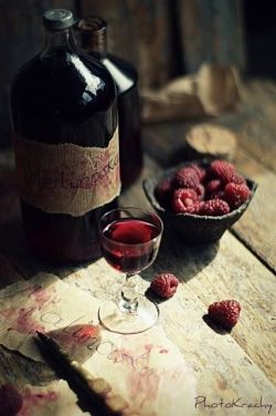 kanakaman:  aesthetic—pleasures:  Raspberry Wine on We Heart It.  