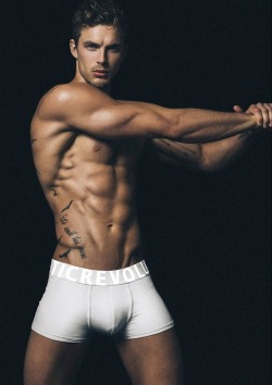 rapideyesmovement: Christian Hogue 