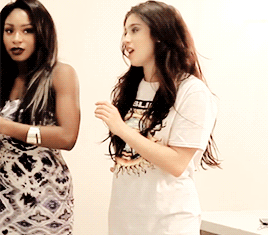 camilasjaureguis:  Corny pick up lines: Lauren being the only one to catch the innuendo.