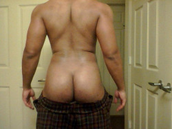 kingsimbareigns:  thats a big ass… would be nice if he bent over so we could see the hole and watch it spread…   lol   i guess im just nasty   Beautiful