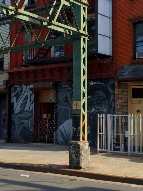 Myrtle Ave
