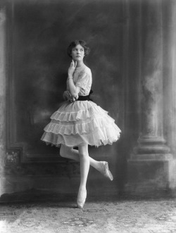 saisonciel:  Rita Glynde by Bassano, 1920 