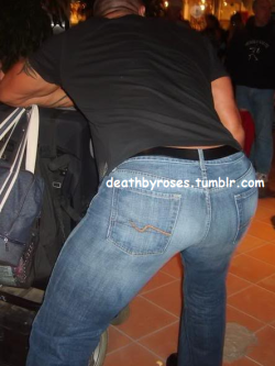 deathbyroses:  ol’ school pic of Orton’s boota’! I forgot I had this.  Dat Ass in those Jeans!