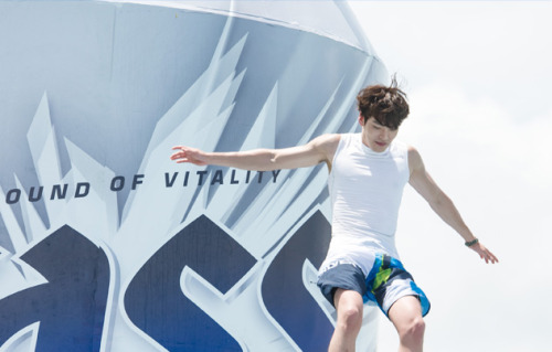 gilbakk: [Part.2] Lee Jong Suk＆Kim Woo Bin - BEER「Cass Fresh」website gallery! Source: www.cas