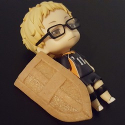 nimbus-cloud:  Karasuno’s Shield and SpearNendoroid props made by me using worbla 