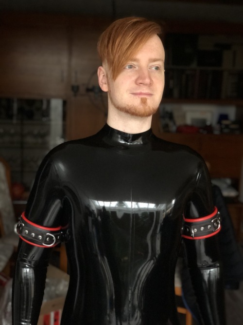 I’m a shiny rubber toy boy! Squeak! Sleepy eyes, probably dreaming of rubber slime transformat