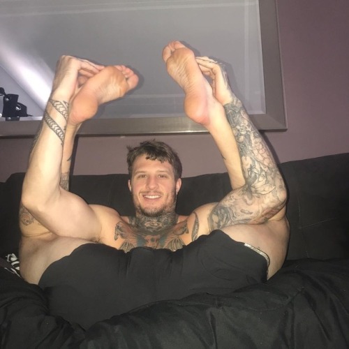 gayfeetbh:Drake Shooter