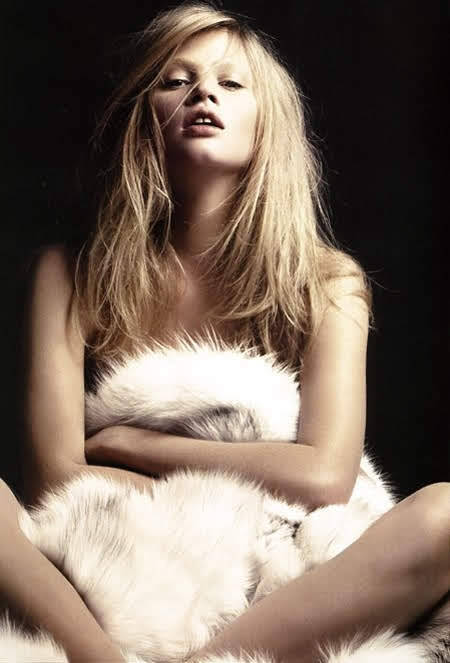 mega-tabata77:  Lara Stone by H.Slimane Vogue