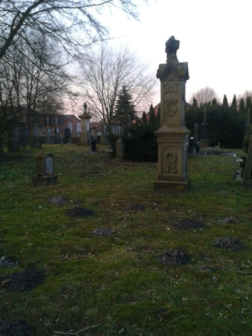 aabandoned:More photos of the abandoned cemetery i went to. Located in Germany. (2/2)