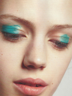 wallflowermanifesto:  Esther Heesch for i-D Magazine 