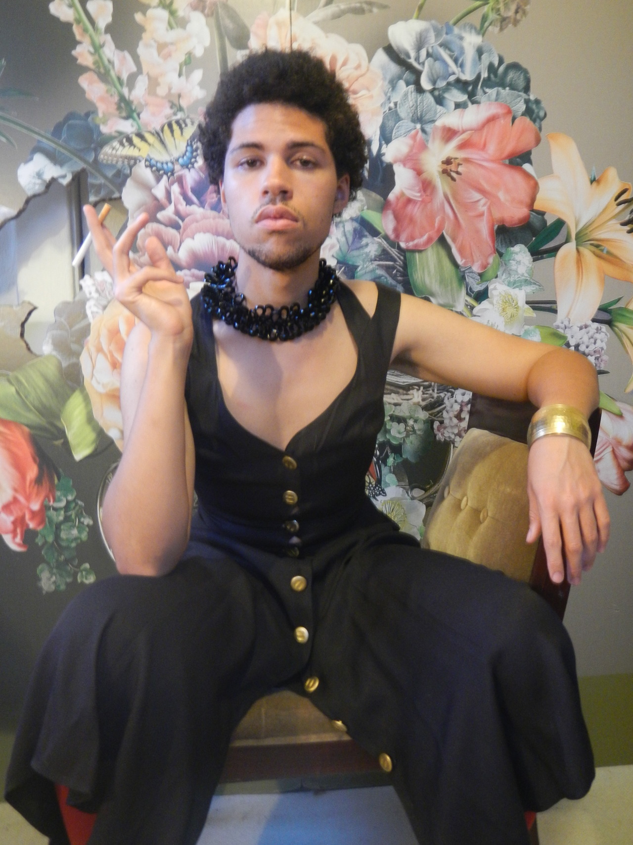 marfmellow:  eclipsed-wren:  This look is entirely of my mama. Upon seeing the strawberry