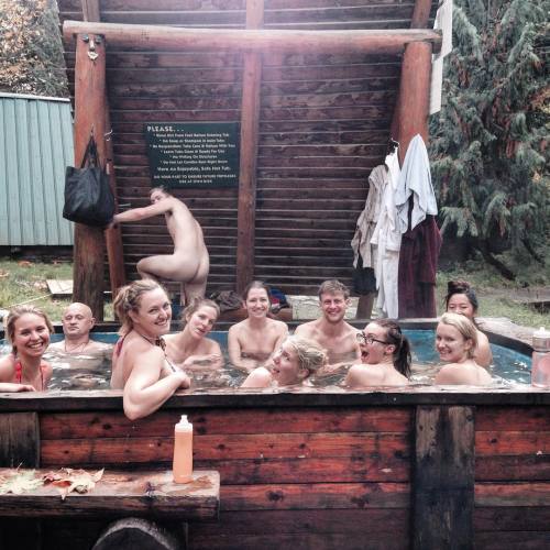 sunshineandhealth:gamergirl94:soakingspirit:questcoastThis weekend I am thankful for hot springs Fun