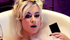rapweezer:Jennifer Tilly in Bride of Chucky (1998) dir. Ronny Yu