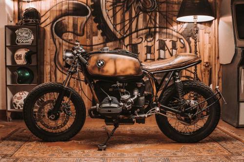 Rust-a-Maan: 1982 BMW R45 by the crew of friends behind Sardinia’s @maan.motocicliaudaci. Photos: @a