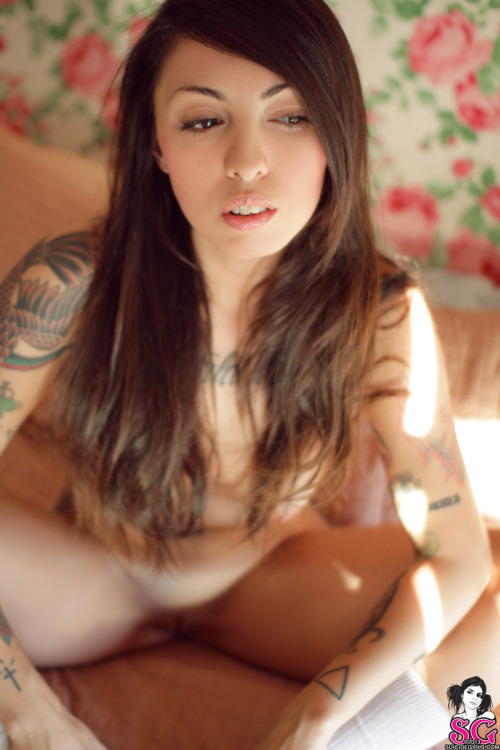 welcometoboobsville:  Liu Suicide  She has always been one my favs.