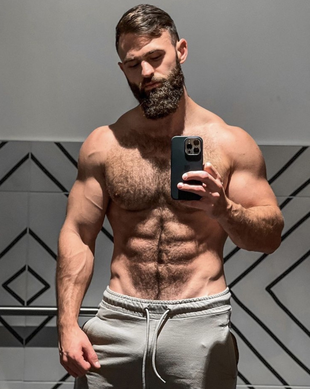 elnerdo19:Gorgeous Krispy Matt and his perfect sexy hairy chest! 🐺💚🤍💙💚💙🤍💚💙🤍