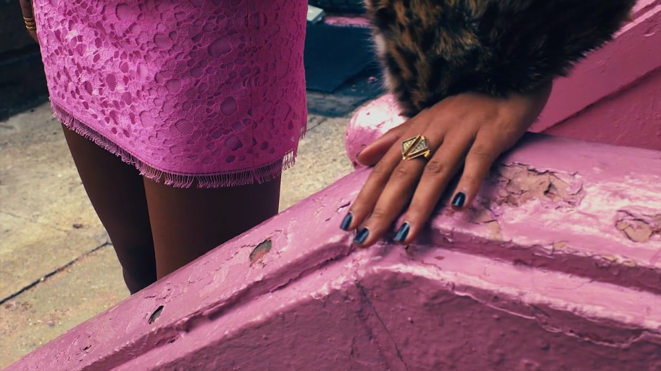 screencapstyle:Solange - Locked in Closets // Pink 