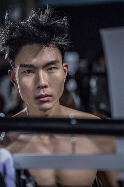 skawngur:  Backstage snaps by Josh Brandao @Xander Zhou 