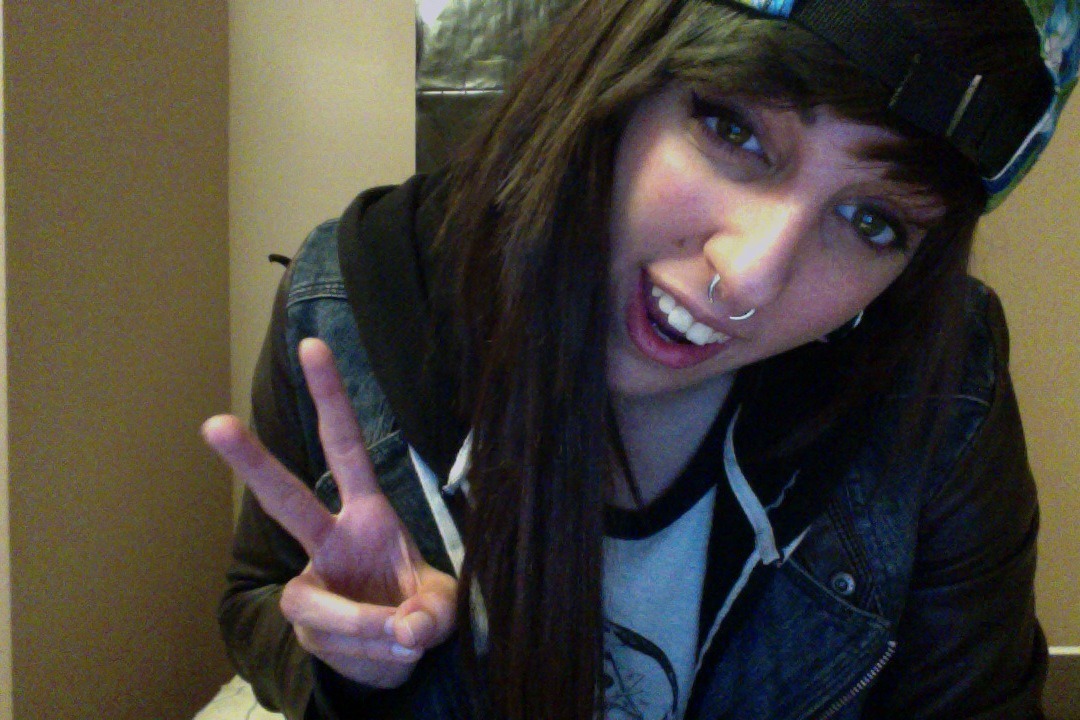 ellfiee:   who am i  Da bae dats who