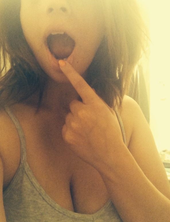 sweetparadise26:  sweetparadise26:  👅👄💋  #reblog #selfie