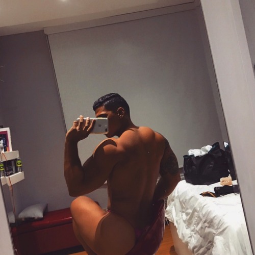 Porn Pics fulltime-papi:  Instagram: @fulltimepapi