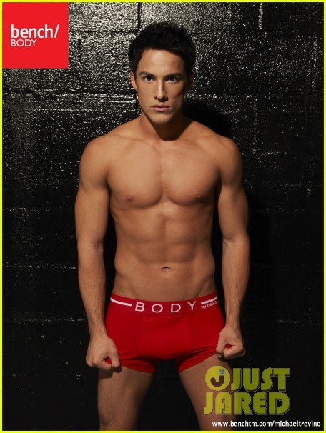 male-celebs-naked:  Michael Trevinosee more here