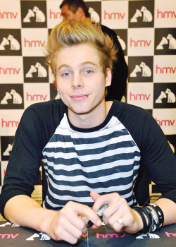 thomasbsangster:  5 Seconds of Summer at Key 103 Radio in Manchester promoting their new album on June 30, 2014 
