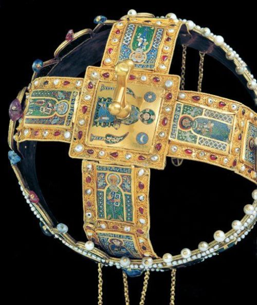 seehagiasophia:The Holy Crown of #Hungary, (side view) presumed made in #Constantinople in the 1070s