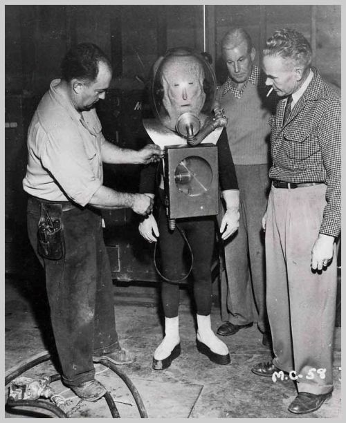 ronaldcmerchant: On the set of the MAN FROM PLANET X (1951) This was one of the first science fictio