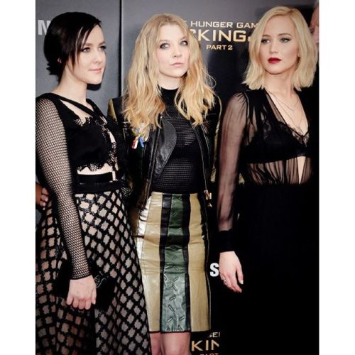 hiccupbuddies:jenamalone #mockingjaypart2 COMES OUT TODAY!! Oh my , I love this photo of my fearless