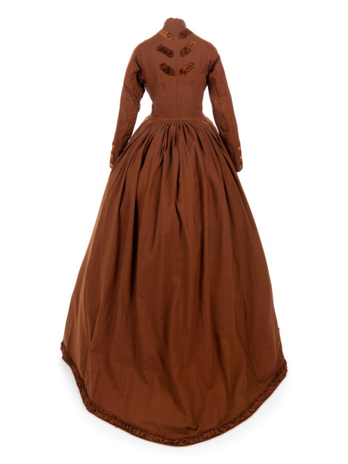 Walking dress, 1860′sFrom Hindman