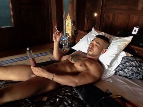 asiancock86:  rebelziid:  Asian Hunk and His Penis Pump [ Making it all thick and meaty ] Wonder how it works comepared to Hydromax ?  ■other my tumbler ┣ asian gay— http://asiancock86.tumblr.com/┣ world muscle gay— http://bodybuildergaycock.tumblr.com/┣