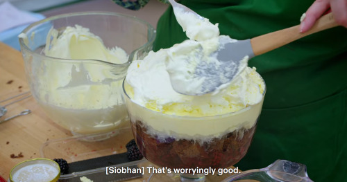 kulliare:popculty:  the Derry Girls cast on GBBO being exactly like their characters   @halfagod 