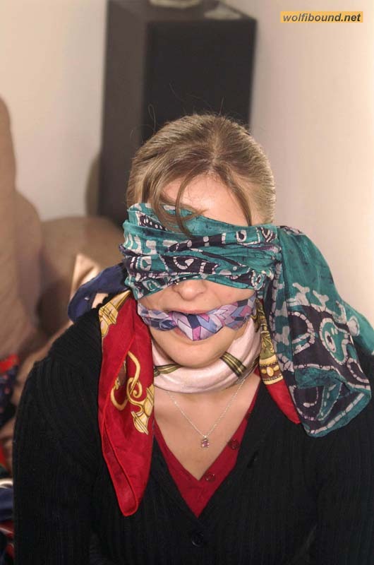 graybandanna:  Tying up her friend before joining her in scarf bondage