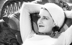 alexdrakes:  Norma Shearer + dimple smile
