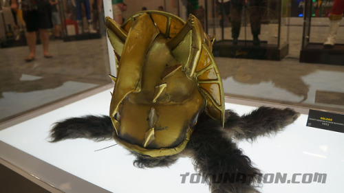 delightfullybritishgoldar: TokuNation images of Goldar’s head prop.