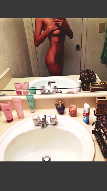 classyfuckingprincess:  Anyone else think I look too skinny?