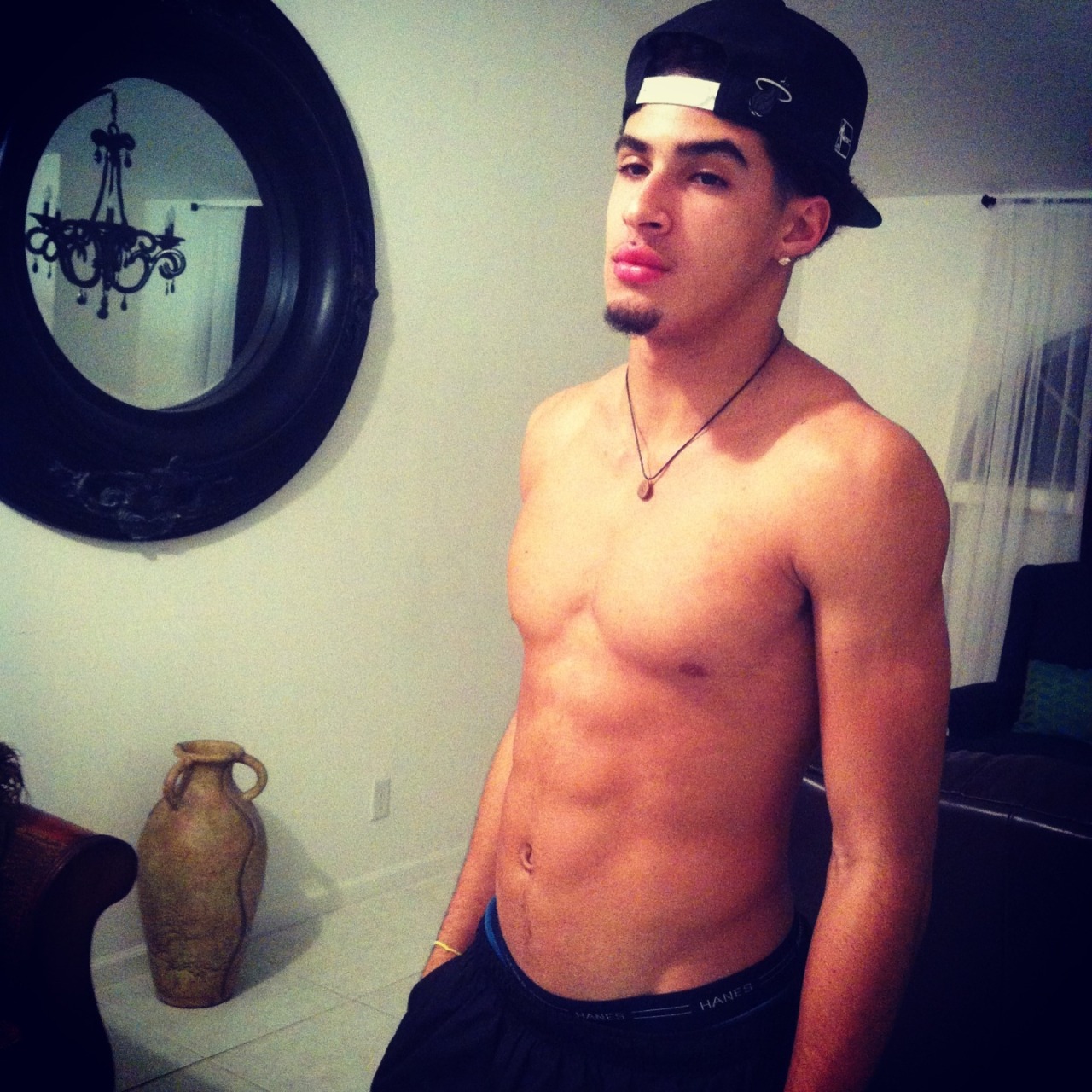 getitboi:  He’s so fine ♥ 